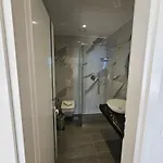 Dani's